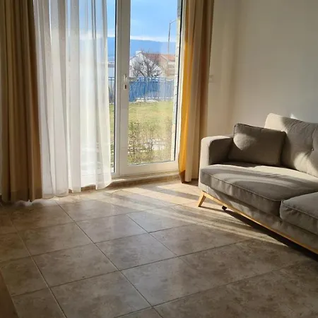 Quiet Bay בית הארחה