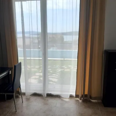 בית הארחה Quiet Bay 4*