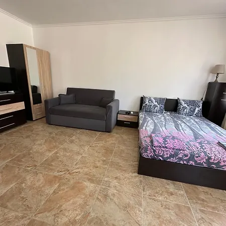 Quiet Bay בית הארחה