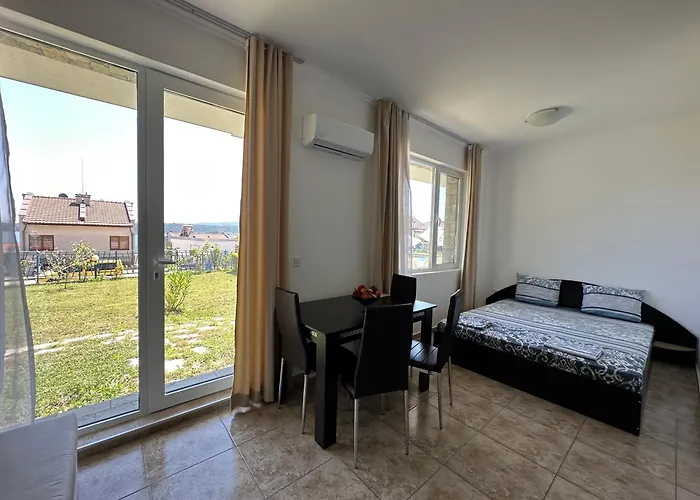 Quiet Bay Къща за гости