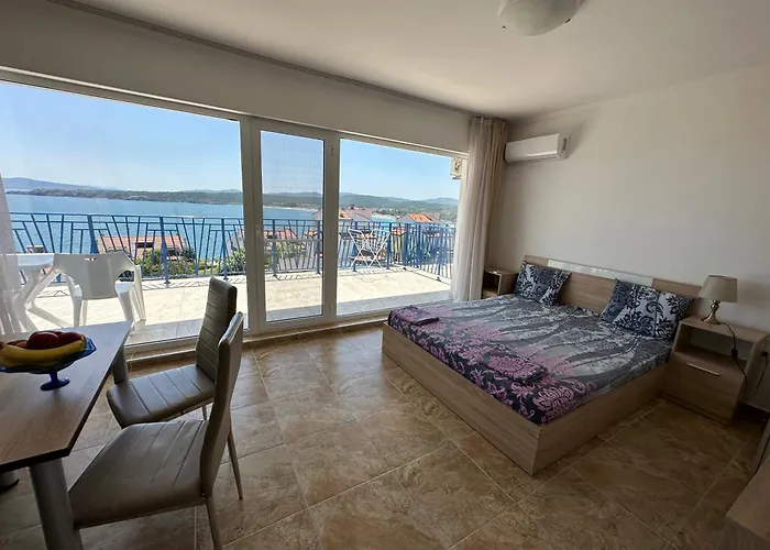 Къща за гости Quiet Bay Созопол