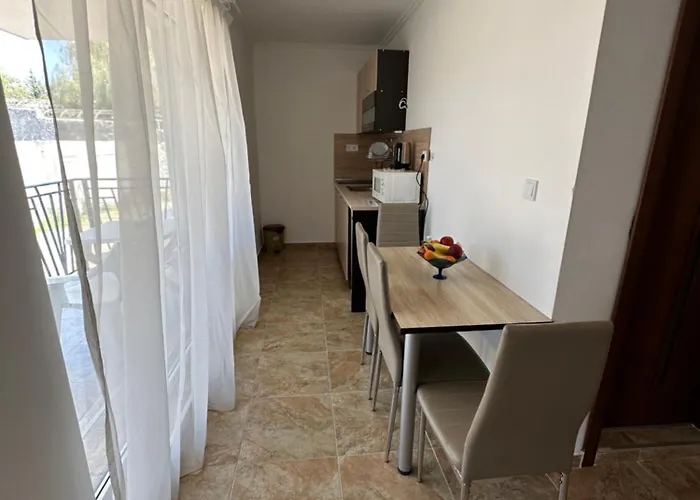 Къща за гости Quiet Bay