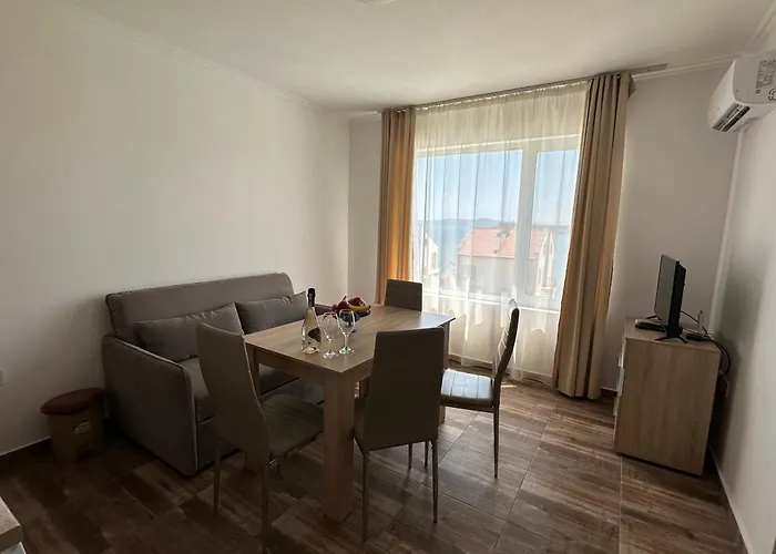 Quiet Bay Къща за гости Созопол