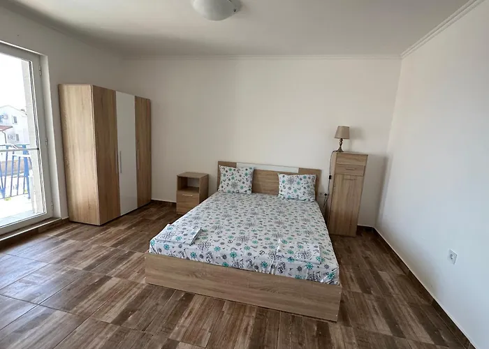 Quiet Bay Къща за гости 4*